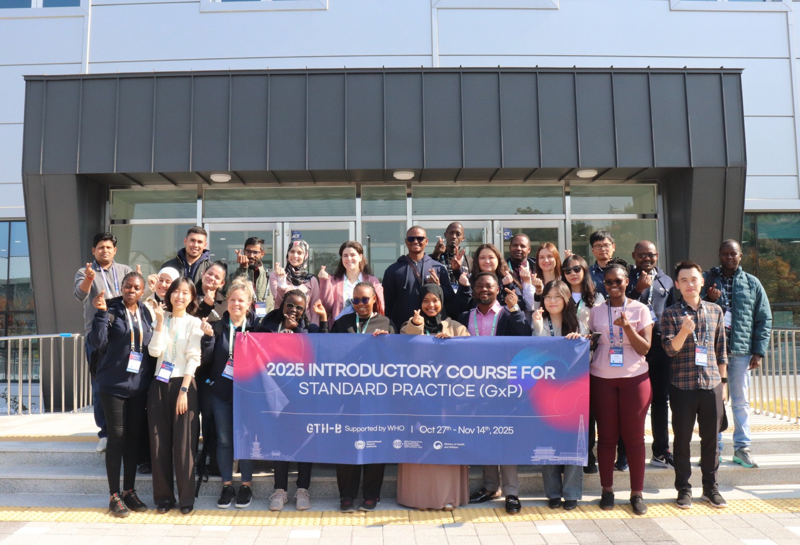 3. 교육생 단체 기념사진.jpg